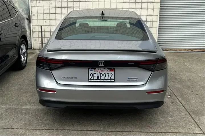 $28995 : Honda Accord Hybrid 2023 Spo image 4