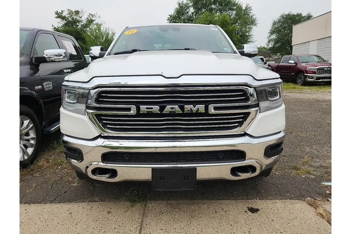 $31895 : Ram 1500 2021 4x4 Laramie 4d image 2