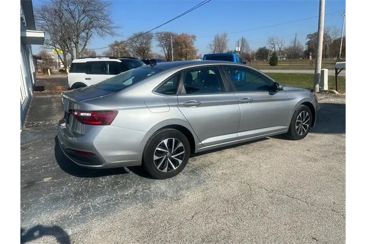 $17495 : Volkswagen Jetta 2024 S 4dr image 3