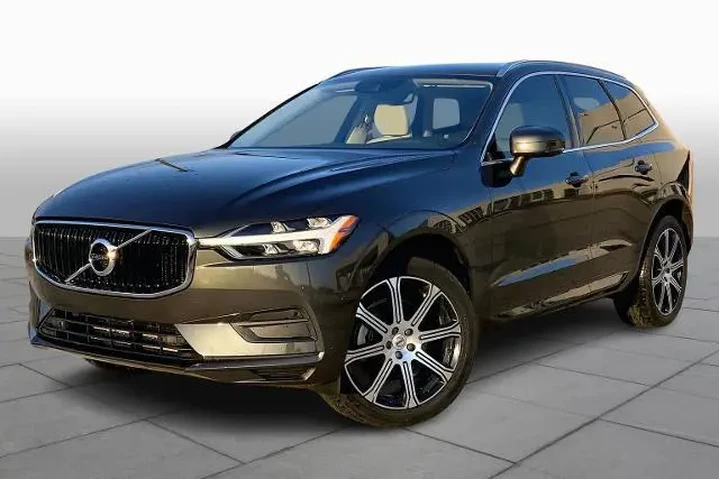 $19238 : Volvo XC60 2020 T5 Momentum image 1