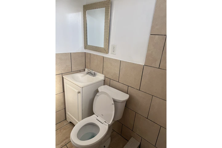 $1750 : DEPARTAMENTO  EN RENTA image 5