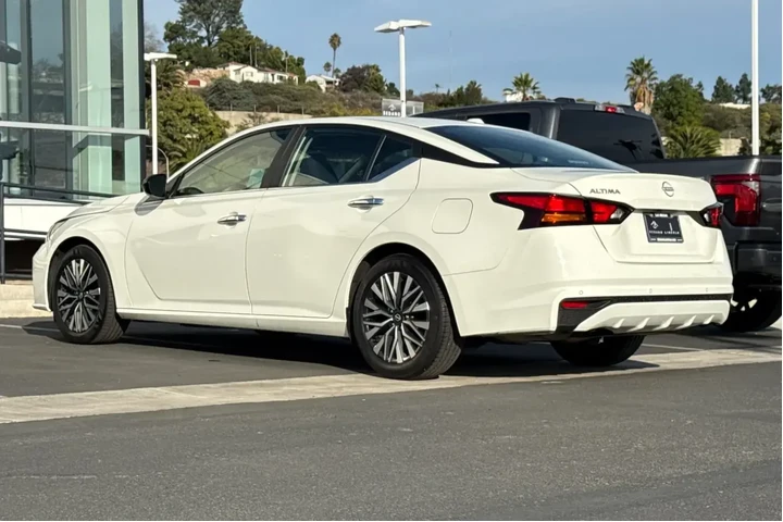 $20900 : Nissan Altima 2025 2.5 SV 4d image 5
