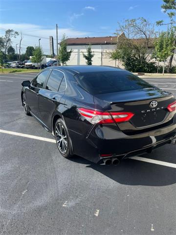 $15999 : 2018 Camry SE image 7