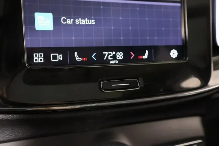 $26734 : Volvo XC40 2023 B4 Plus Brig image 7