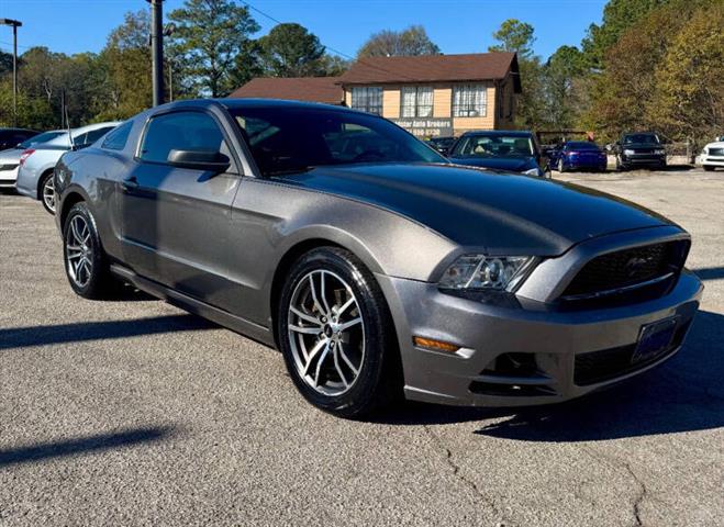 $8900 : 2013 Mustang V6 Premium image 1