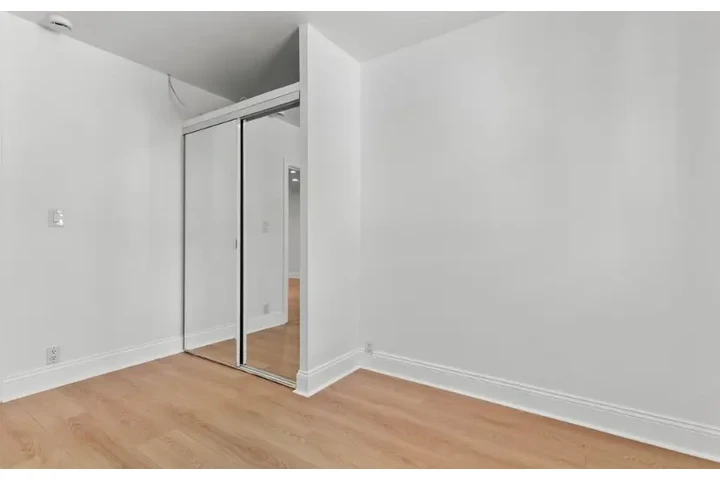 $2400 : 3 bedroom house In LA for rent image 5