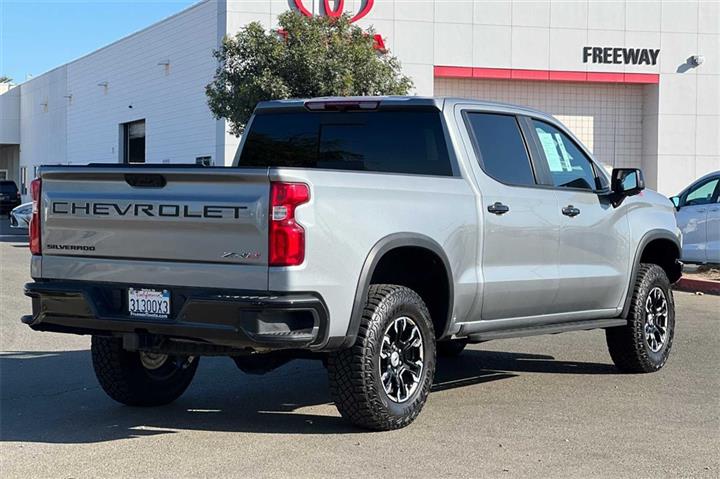 $66200 : Silverado 1500 ZR2 image 5