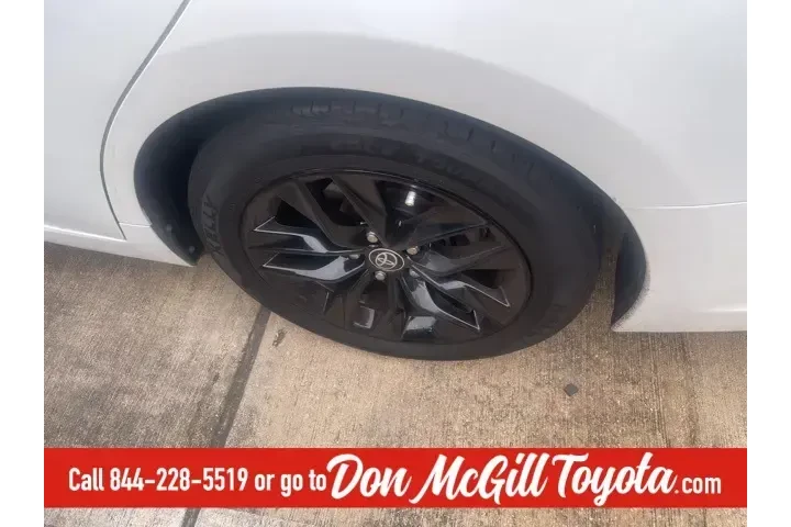 $23180 : Toyota Avalon 2022 XLE 4dr S image 8