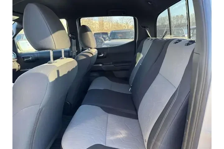 $38900 : Toyota Tacoma 2021 4x4 TRD O image 8