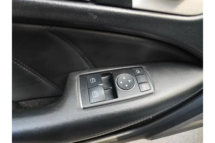$25085 : Mercedes-Benz C-Class 2012 C image 9