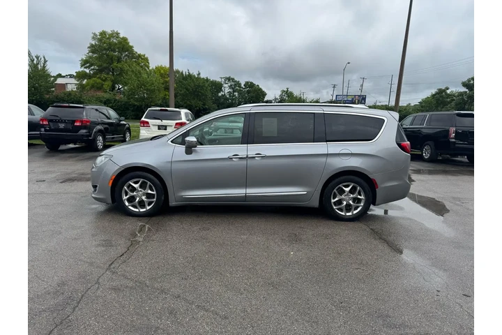 $9980 : 2018 Pacifica Limited FWD image 5