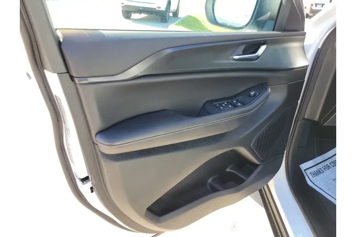 $33995 : Jeep Grand Cherokee 2025 4x4 image 10