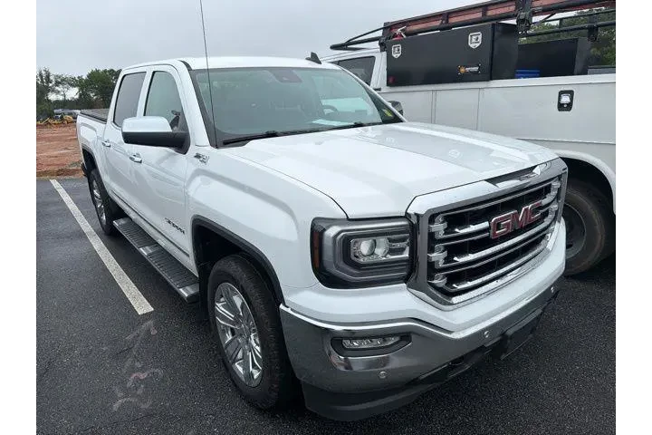 $34992 : GMC Sierra 1500 2018 4x4 SLT image 2
