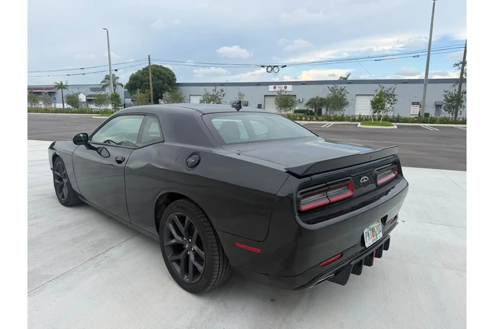 $16900 : DODGE CHALLENGER GT image 8