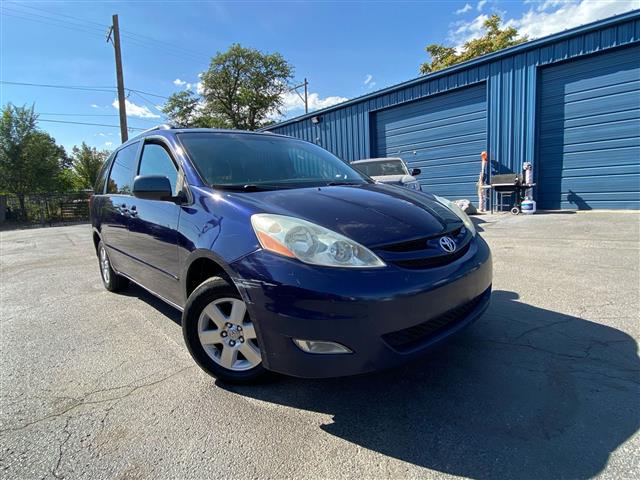 $1988 : 2006 Sienna XLE 7 Passenger, image 1