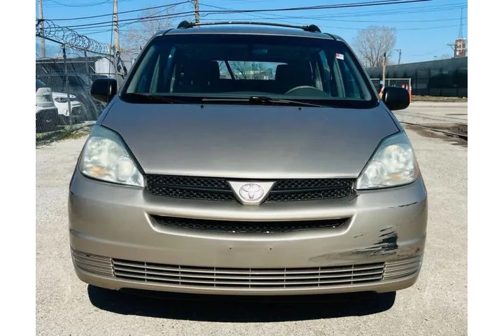 $5799 : 2004 Sienna LE 8 Passenger image 2