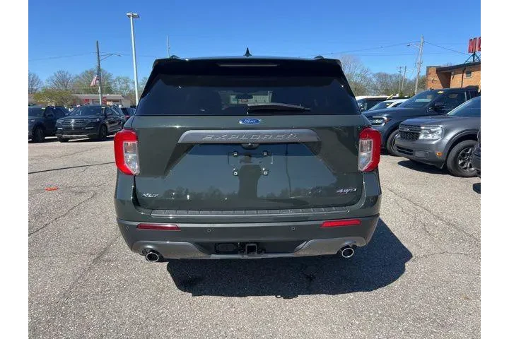 $34654 : Ford Explorer 2024 AWD XLT 4 image 4