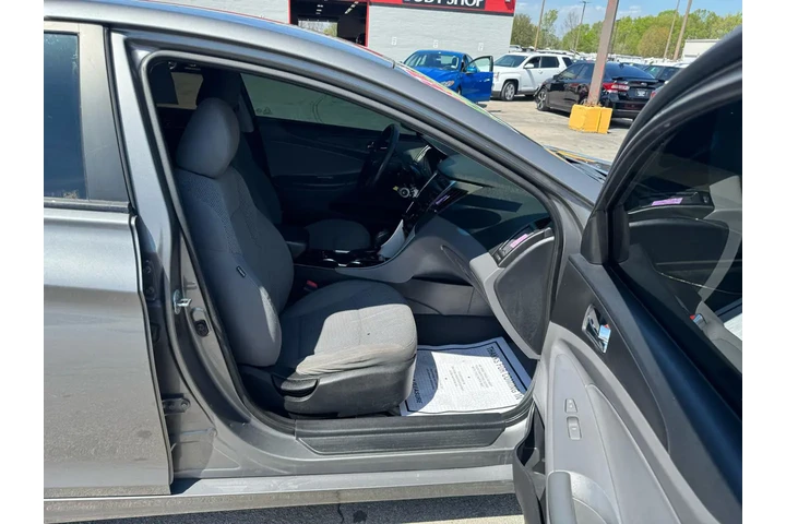 2013 Sonata 4dr Sdn 2.4L Auto image 8