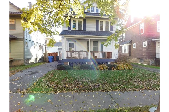 $1400 : This charming 3bed/1.5 bath image 2