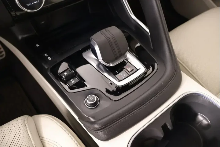 $27259 : Jaguar E-PACE 2021 AWD P250 image 8