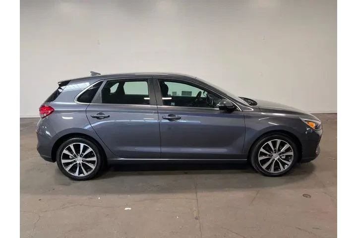 $16465 : Hyundai ELANTRA GT 2019 4dr image 2