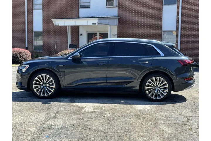 $22900 : 2019 e-tron quattro Prestige image 6