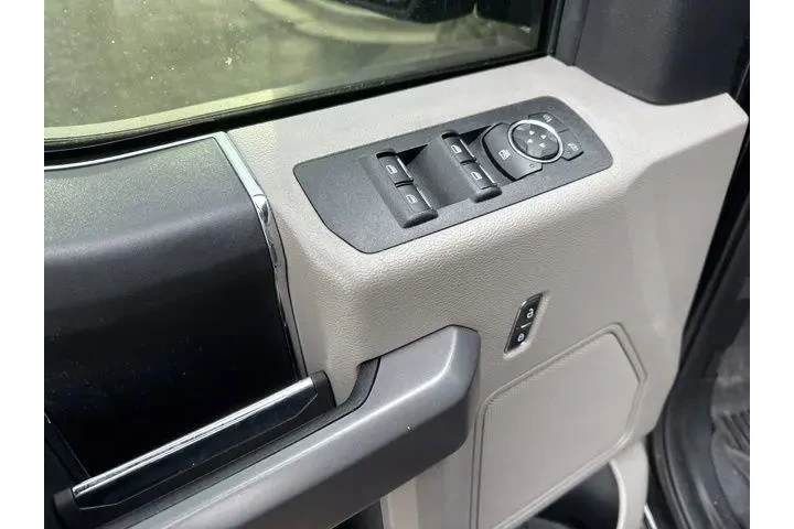 $28500 : Ford F-150 2020 4x4 King Ran image 9