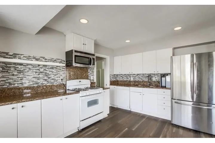 $2700 : WALNUT PARK/ HUNTINGTON PARK image 4