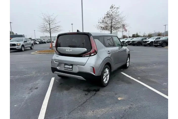 $15735 : Kia Soul 2024 S 4dr Crossove image 8