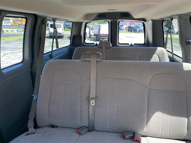 $16990 : 2016 CHEVROLET EXPRESS 2500 P image 9