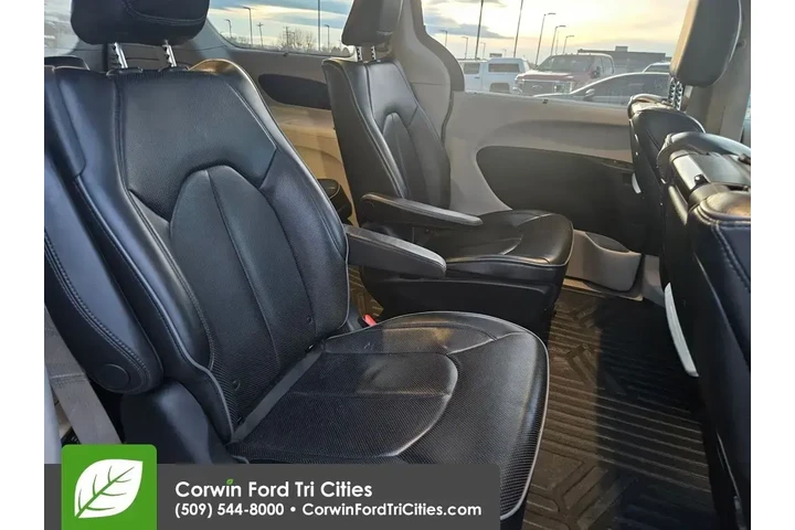 $21989 : Chrysler Pacifica Hybrid 201 image 8