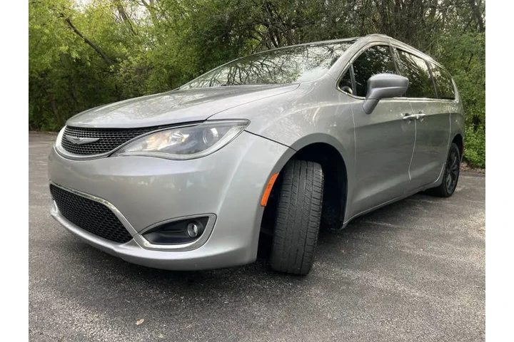 $12997 : 2017 Pacifica Touring Plus image 9