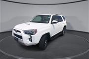 $31300 : PRE-OWNED 2018 TOYOTA 4RUNNER thumbnail