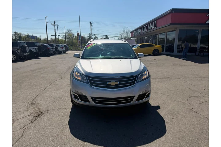 2017 Traverse AWD 4dr LT w/2LT image 5