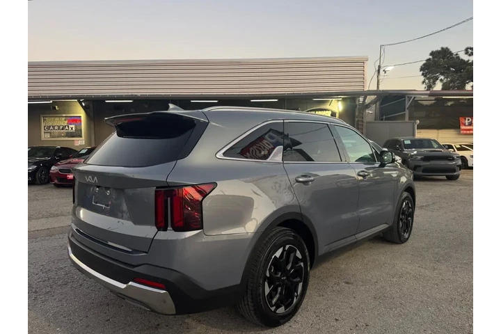 2024 Sorento S 2WD image 6