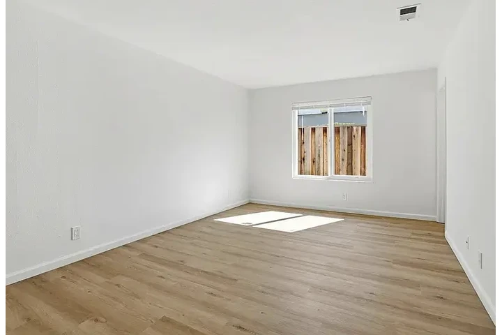 $2150 : HOUSE FOR RENT IN LOS ANGELES image 10