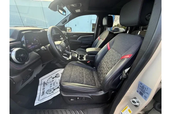 2024 Colorado Z71 4WD image 9