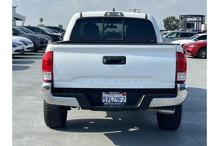$25488 : Toyota Tacoma 2017 4x2 SR5 4 image 6