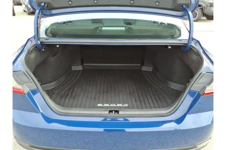 $29950 : Toyota Camry 2025 AWD SE 4dr image 7