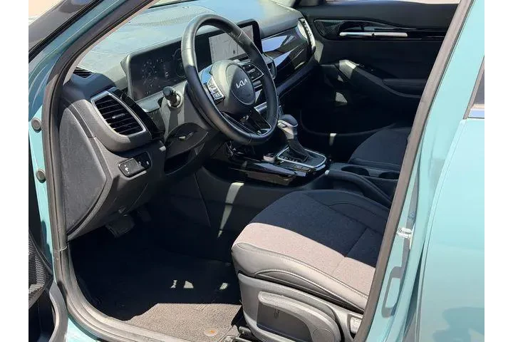 $22680 : Kia Seltos 2024 S 4dr SUV image 10