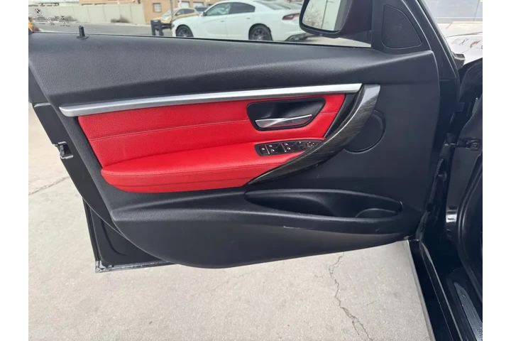 2018 BMW 3-Series 330i SULEV image 10