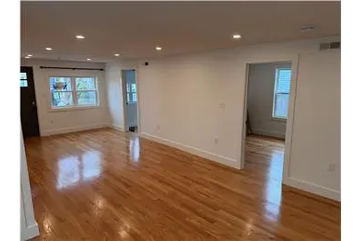 $3500 : Rental property with 2 bedro image 7