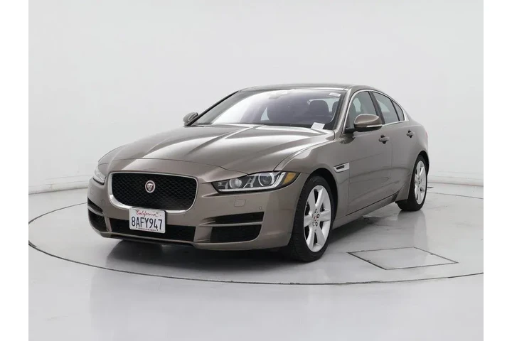 $16998 : Jaguar XE 2017 25t Prestige image 4