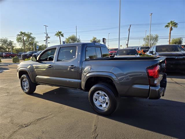 $37079 : Pre-Owned 2022 Tacoma 4WD SR image 4