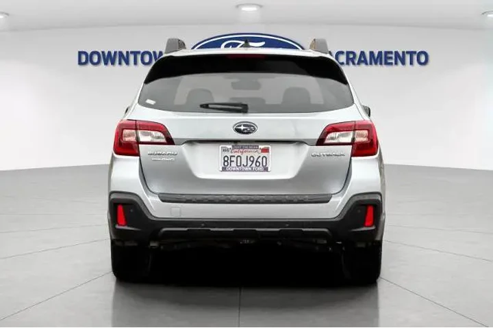 $17500 : Subaru Outback 2018 AWD 2.5i image 9