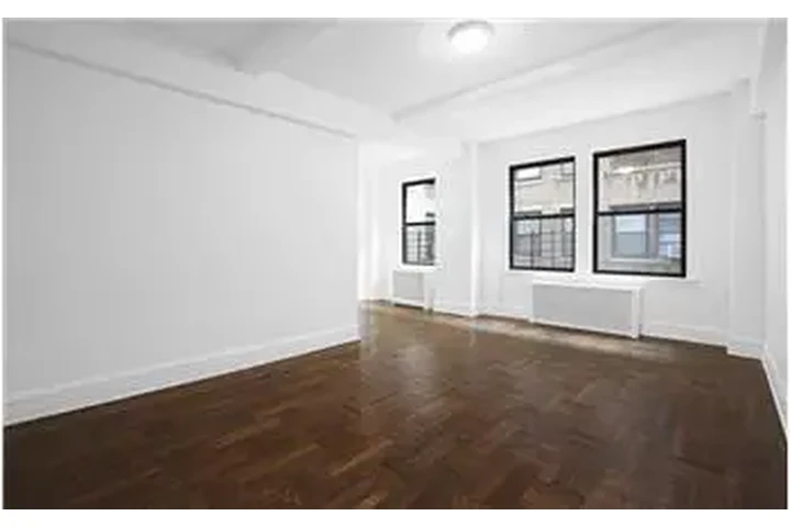 $4200 : Rental property with 1 bedro image 5