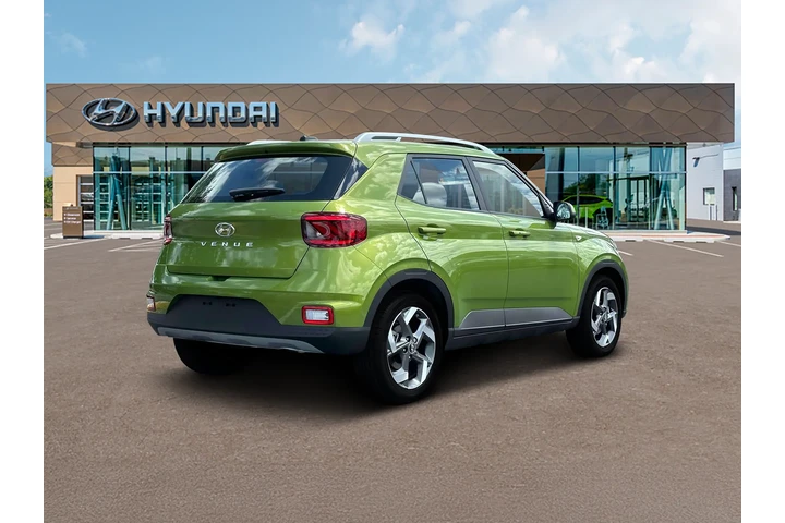 $19762 : Hyundai VENUE 2024 SEL 4dr C image 7