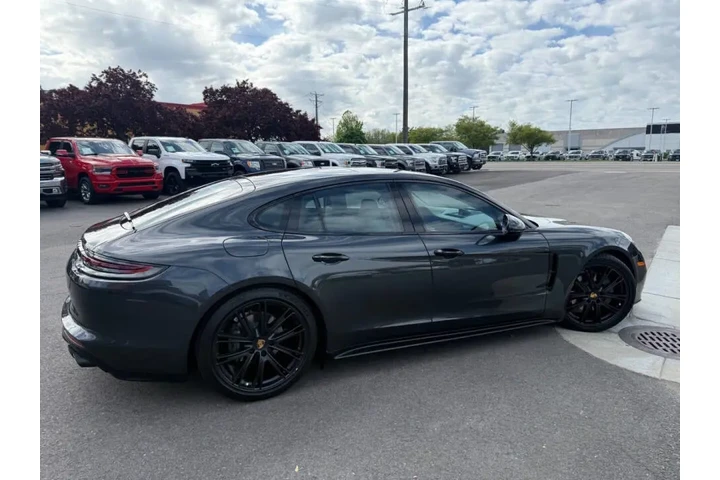 2018 Panamera 4S image 4