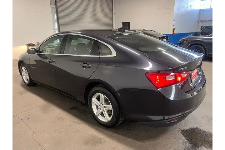$16506 : Chevrolet Malibu 2023 LT 4dr image 5