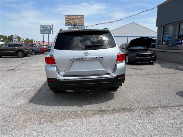 $9500 : 2012 Highlander SE image 6